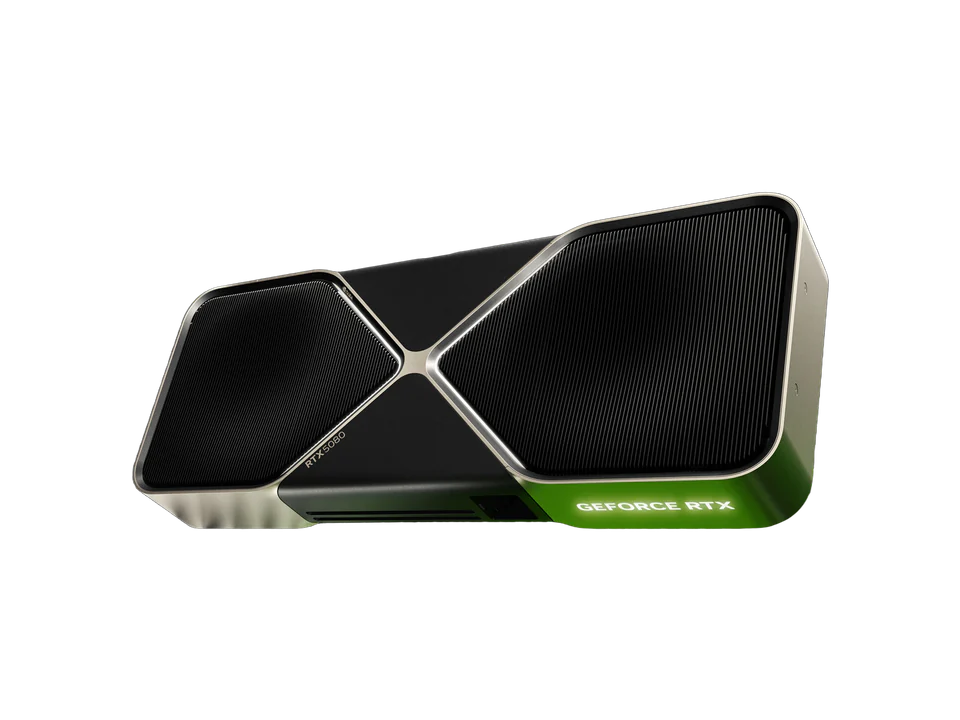 Carte graphique GeForce RTX 5080 Founders Edition vue de trois quarts : deux ventilateurs noirs dans un cadre gris métal en forme de X, marquage GeForce RTX éclairé en vert sur la tranche.