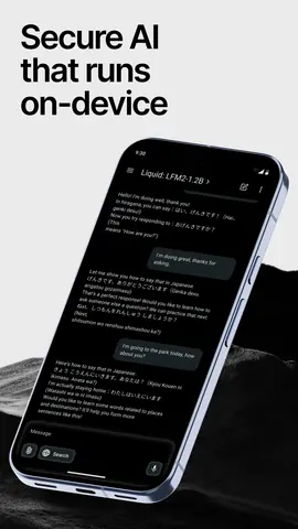 Capture de l'appli Liquid Apollo sur Android, en anglais, titrée « Secure AI that runs on-device » : une conversation avec le modèle LFM2-1.2B.