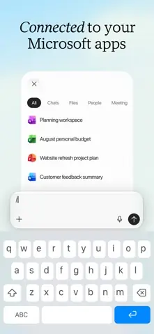 Capture de l'appli Microsoft Copilot sur iPhone, en anglais, titrée « Connected to your Microsoft apps » : la recherche dans les fichiers, discussions et réunions.