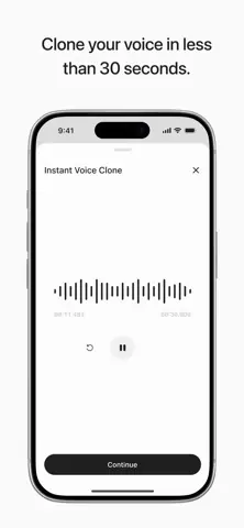 Capture de l'appli ElevenLabs sur iPhone, en anglais, titrée « Clone your voice in less than 30 seconds » : l'enregistrement d'une voix à cloner.