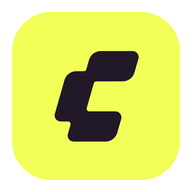 Carré aux coins arrondis jaune citron, portant un C épais et anguleux, violet presque noir, fait de deux blocs inclinés.